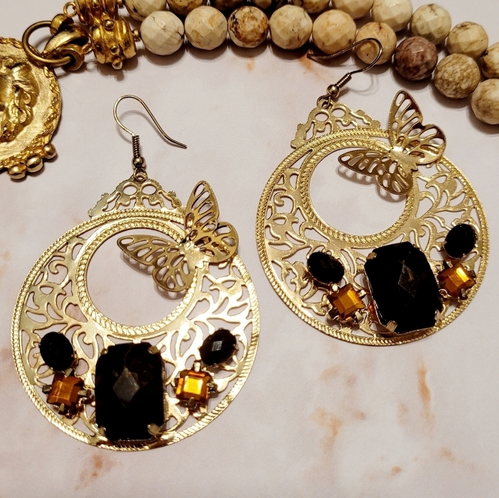 NWT GOLD FILIGREE EMBELLISHED BUTTERFLY CHUNKY EARRINGS